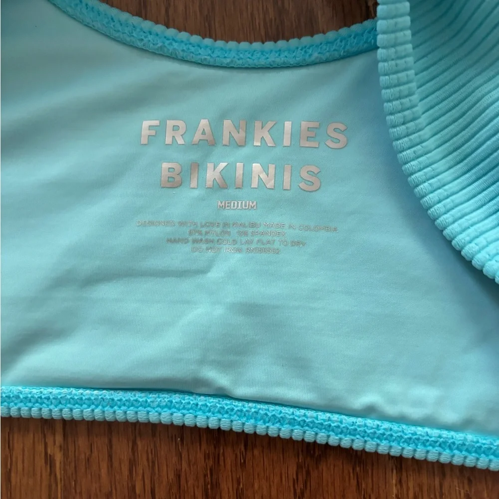 NWOT Frankie’s bikinis Connor Ribbed Scoop Bikini Top